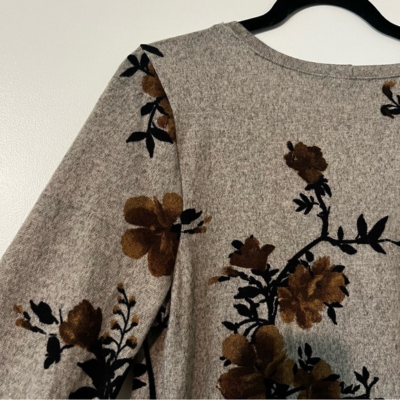 Eclipse | 3/4 Sleeve Floral Top - Picture 7 of 13
